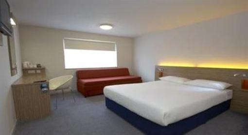 фото отеля Travelodge Ilminster