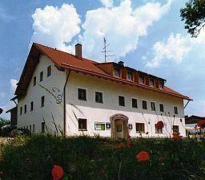 фото отеля Gasthof Zum Kirchenwirt Kirchdorf am Inn