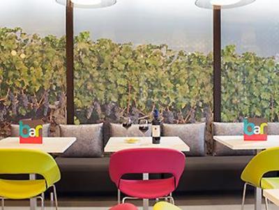 фото отеля Ibis Styles Bordeaux Saint Medard