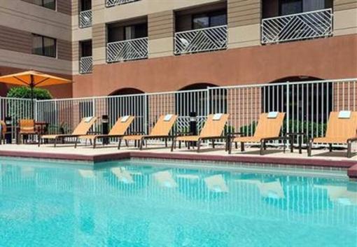фото отеля Courtyard Scottsdale Old Town