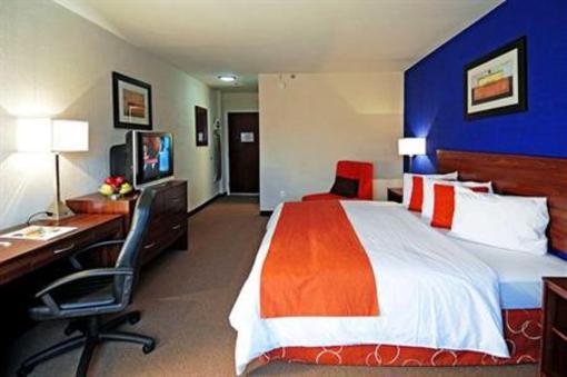 фото отеля Park Inn Saltillo Ramos Arizpe