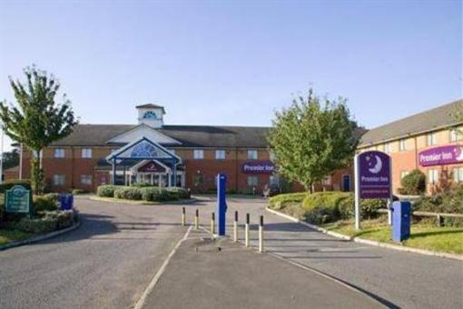 фото отеля Premier Inn Luton South St Albans