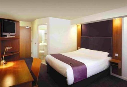 фото отеля Premier Inn Luton South St Albans