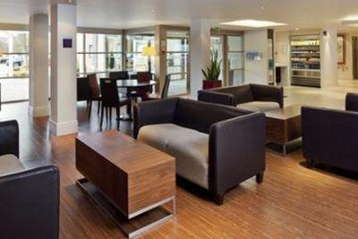 фото отеля Holiday Inn Express Milton Keynes