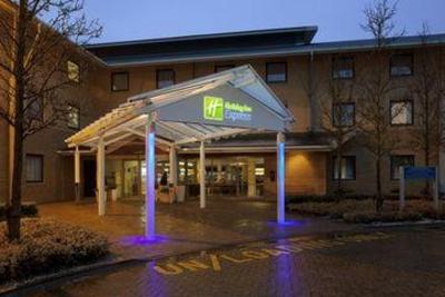 фото отеля Holiday Inn Express Milton Keynes
