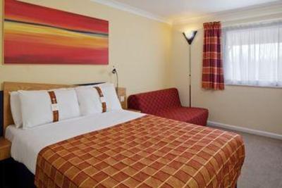 фото отеля Holiday Inn Express Milton Keynes
