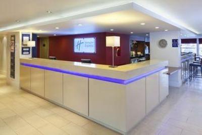 фото отеля Holiday Inn Express Milton Keynes