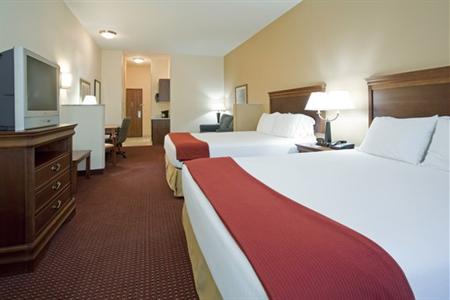 фото отеля Holiday Inn Express Hotel & Suites - Airport East