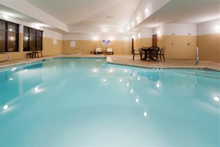 фото отеля Holiday Inn Express Hotel & Suites - Airport East