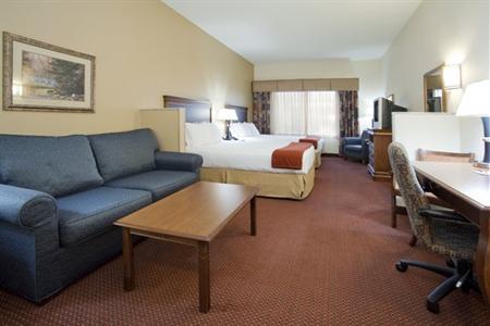 фото отеля Holiday Inn Express Hotel & Suites - Airport East