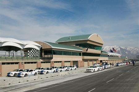 фото отеля Holiday Inn Express Hotel & Suites - Airport East