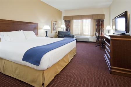 фото отеля Holiday Inn Express Hotel & Suites - Airport East