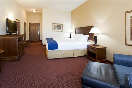 фото отеля Holiday Inn Express Hotel & Suites - Airport East