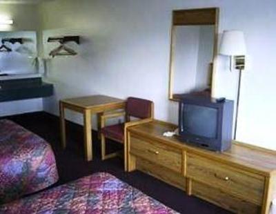 фото отеля Western Inn & Suites Wapakoneta