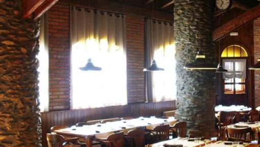 фото отеля Hostal d' Escadarcs