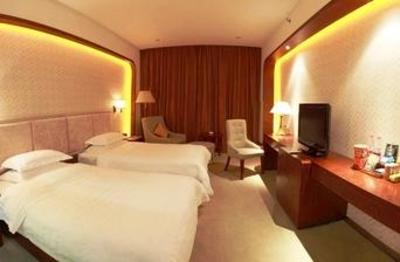 фото отеля Shichang Huatian Holiday Hotel