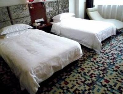 фото отеля Shichang Huatian Holiday Hotel