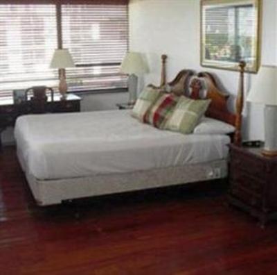 фото отеля Pelican Executive Suites Miami Lakes