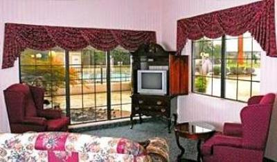 фото отеля Cherokee Casino Inn