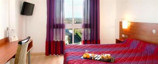 фото отеля Hotel Les Peyrieres Olemps