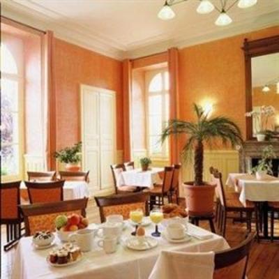 фото отеля Le Parc Hotel Chateau-Gontier