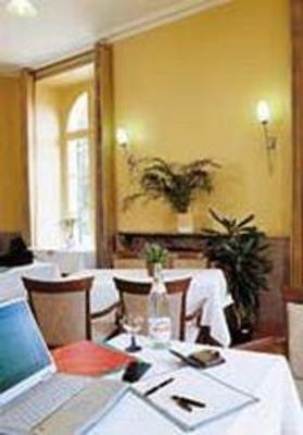 фото отеля Le Parc Hotel Chateau-Gontier