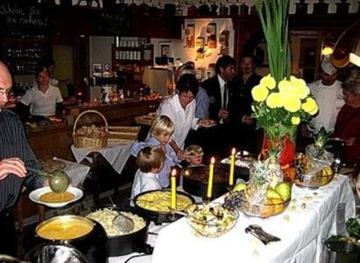 фото отеля Gasthaus zum Loewen March