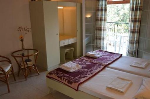 фото отеля Philippos Hotel Kassiopi