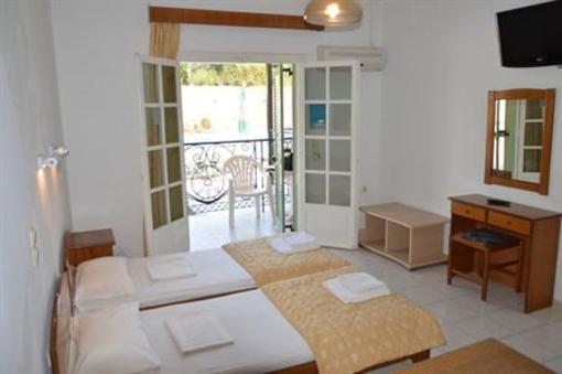 фото отеля Philippos Hotel Kassiopi