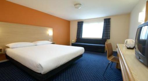 фото отеля Travelodge Haydock St. Helens