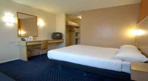фото отеля Travelodge Haydock St. Helens