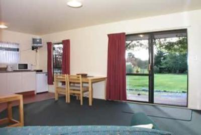 фото отеля Lake Brunner Country Motel Complex