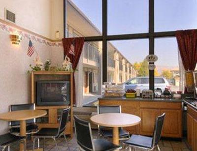 фото отеля Super 8 Yreka