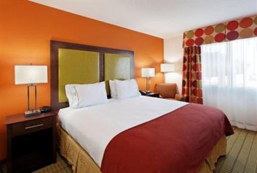 фото отеля Holiday Inn Express Hotel & Suites Florence NE