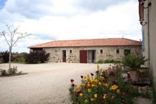 фото отеля Domaine du Revetison Chambres d'Hotes Chantonnay