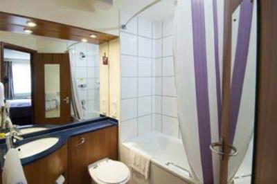 фото отеля Premier Inn Leeds City West