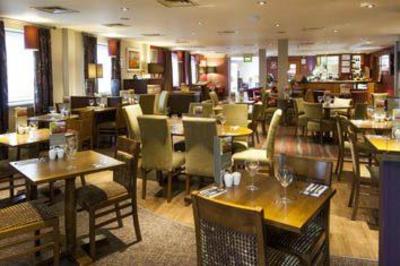 фото отеля Premier Inn Leeds City West