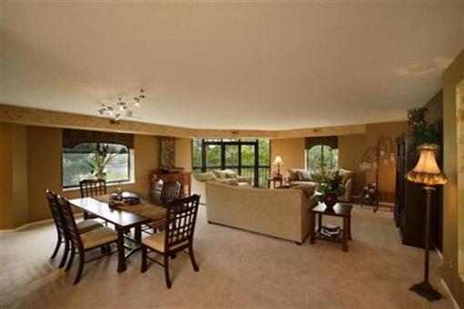 фото отеля Four Seasons Beachwood Apartments