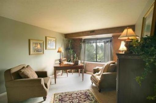 фото отеля Four Seasons Beachwood Apartments