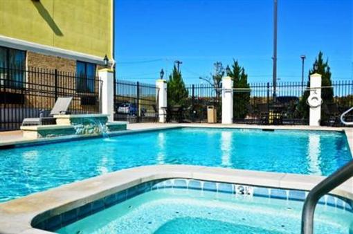 фото отеля Best Western Schulenburg Inn & Suites