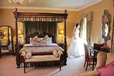 фото отеля Clanard Court Hotel