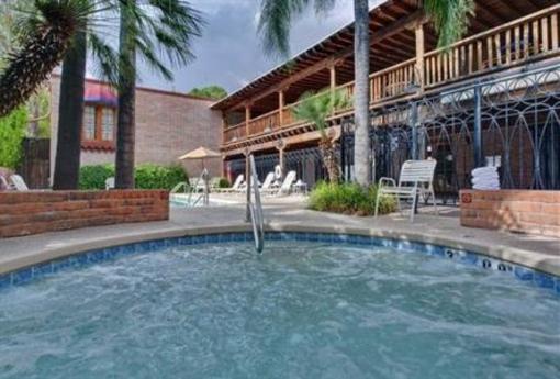 фото отеля Comfort Suites at Sabino Canyon