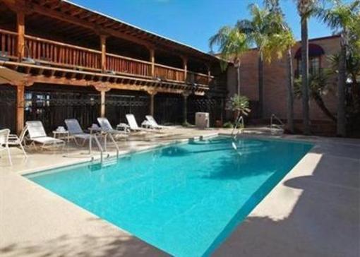 фото отеля Comfort Suites at Sabino Canyon