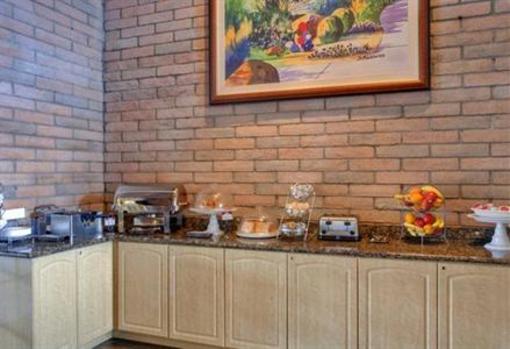 фото отеля Comfort Suites at Sabino Canyon