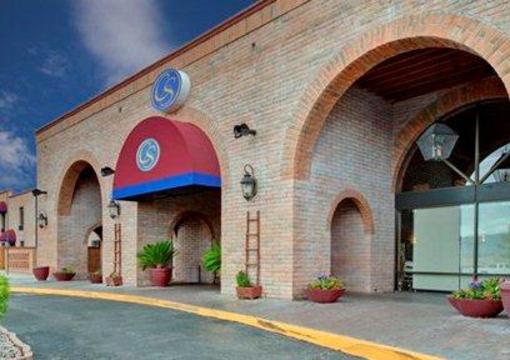фото отеля Comfort Suites at Sabino Canyon