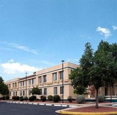 фото отеля Comfort Suites at Sabino Canyon