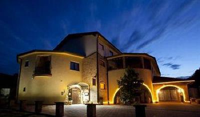фото отеля Hotel Vinarija Zdjelarevic Slavonski Brod