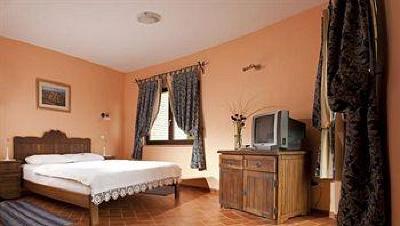 фото отеля Hotel Vinarija Zdjelarevic Slavonski Brod