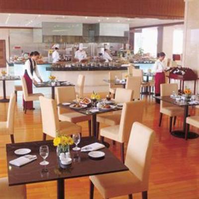 фото отеля Crowne Plaza Hotel Zhanjiang