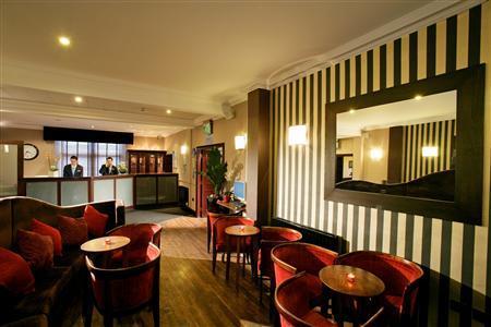 фото отеля Edinburgh City Hotel